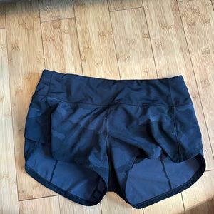 LULULEMON SHORTS - CAMO